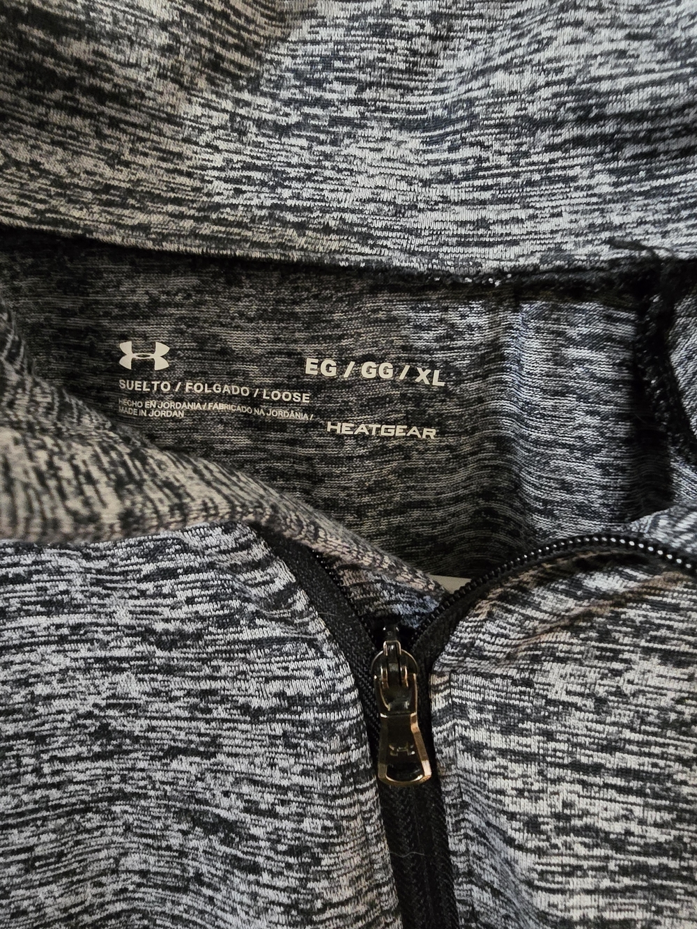 Under Armour Heatgear Grey Quarter-Zip Pullover - Picture 3 of 3